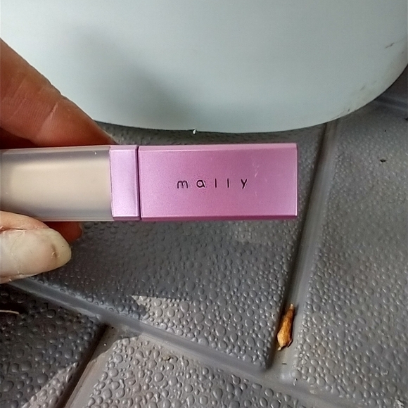 Mally makeup instant erase concealer fair. - Picture 1 of 3